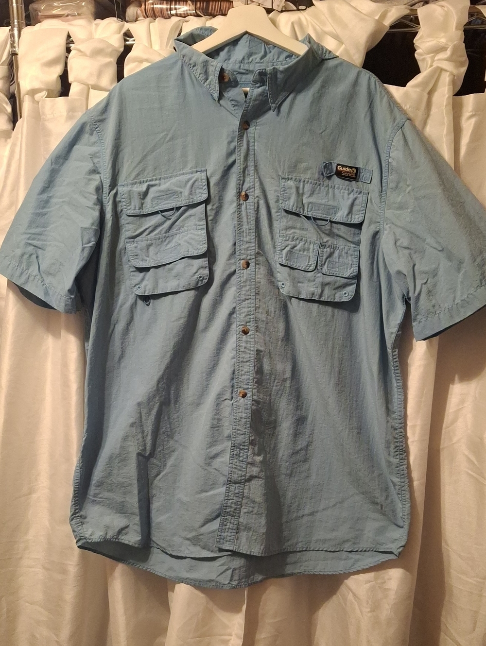 Men's Short-Sleeve Casual Button-Down Shirt in Light Blue